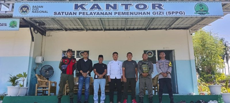 Foto Suasana Sinergi Antara Kepala SPPG YLH Nusra Aik Jong, Irwan Ardiansyah, S.Kom & Mitra Baehaki Purnawan, ST Bersama Forkopimcam Wanasaba pada Selasa (31/3/2026) (Dok. Pribadi)